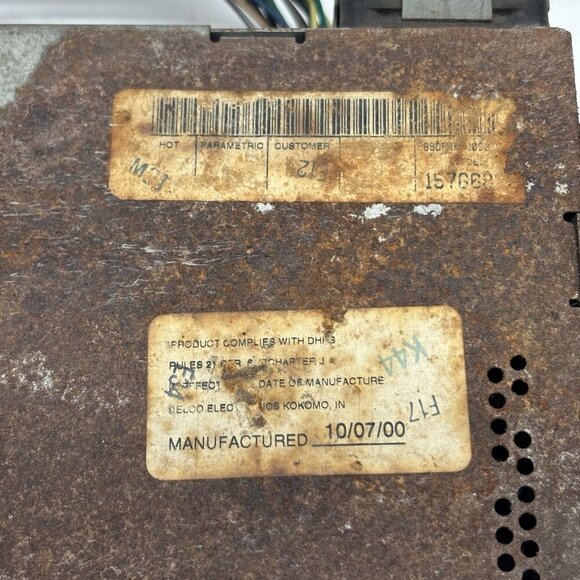 98-02 Chevy Suburban LS Z-71 1500 Series AM/FM CD Radio OEM Delco Electronics - Picture 4 of 15